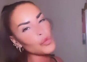 Antonella Mosetti a muso duro contro Federico Fashion Style: ‘Infimo personaggio'