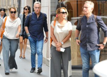 Sonia Bruganelli e Paolo Bonolis sempre insieme anche dopo la separazione: paparazzati in centro a Milano, le foto