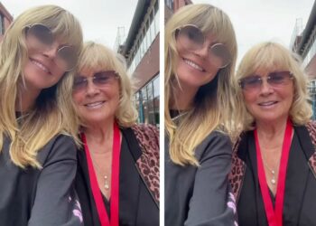 Heidi Klum si mostra con la mamma Erna e sono due gocce d'acqua: guarda