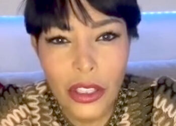 ''Forse le protesi al seno hanno influito'': Carolina Marconi e il tumore, avvertimento a chi ha fatto la mastoplastica