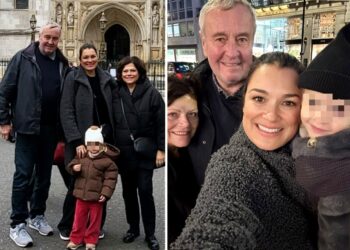 Alena Seredova vola a Londra con la figlia Vivienne e i genitori