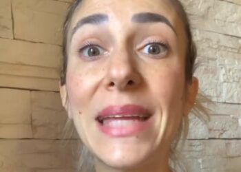 ''Il dito stava andando in cancrena'': il racconto della notte da incubo di Melory Blasi, sorella di Ilary, a poche settimane dal parto