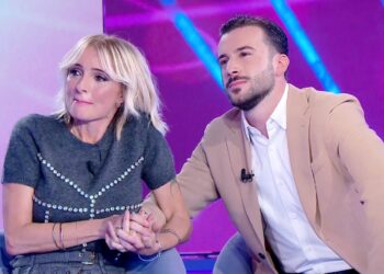 ''E' assurdo'': Veronica Peparini a 52 anni aspetta due gemelli dal compagno 27enne Andreas Muller, la notizia sbalordisce tutti