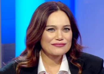 ''Mi stai sfrattando mentre sono incinta?'': Romina Carrisi rivela l'assurdo modo in cui ha detto alla madre che aspetta un figlio