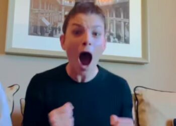 La reazione pazza di gioia di Emma Marrone all'annuncio dei big di Sanremo