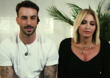 ''Le dottoresse si sono spaventate, noi siamo sbiancati'': Muller e Peparini raccontano in tv la scoperta della malattia delle loro gemelle