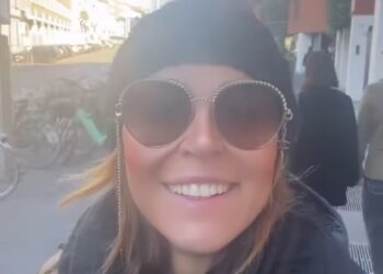 Cecilia Capriotti scherza sull'uso dei filtri Instagram insieme al compagno Gianluca Mobilia