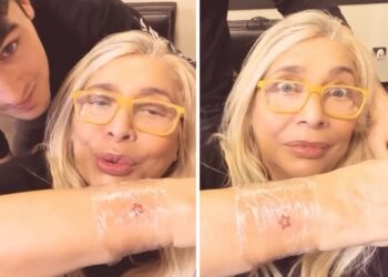 ''Da pazza ragazzi'': Mara Venier fa il suo primo tatuaggio a 73 anni e mostra tutto sul social