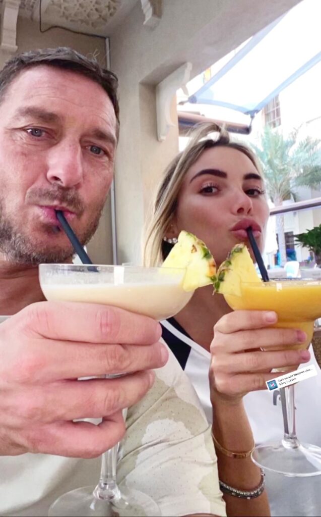 Questa immagine ha l'attributo alt vuoto; il nome del file è totti_1-637x1024.jpg