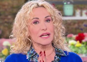 ''E' stato coinvolto in un fatto di cronaca, ha deciso di stare a casa'': la Clerici annuncia in diretta l'assenza di Lorenzo Biagiarelli