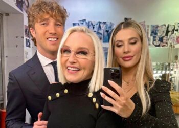 ''Ho deciso di sposarmi quest'anno perché voglio avere mamma al mio fianco'': Paolo Ciavarro parla delle nozze e della malattia del genitore