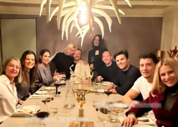 Ilary Blasi e Michelle Hunziker iniziano l’anno insieme: vacanza sulla neve con i rispettivi fidanzati, foto