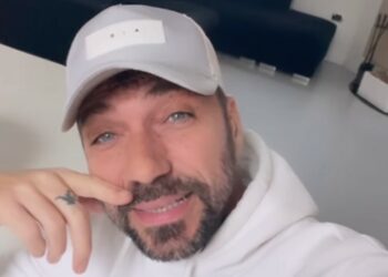 Costantino Vitagliano dopo la malattia va contro i followers che gli scrivono: 'Te la sei cercata'