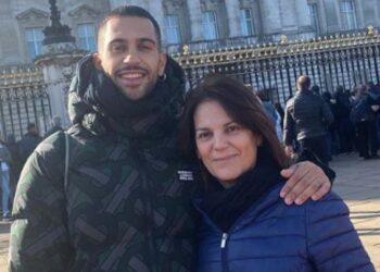 ''Sono tornato a casa di mia mamma praticamente trentenne'': Mahmood rivela di vivere con il genitore dopo l'incendio del suo palazzo