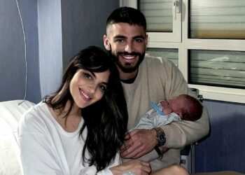 L'ex di 'Uomini e Donne' Nicole Mazzocato ha partorito, dolcissime foto subito dopo il parto con neonato e compagno: il nome