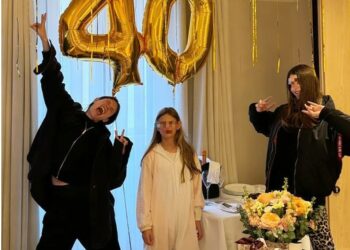 Bianca Balti compie 40 anni e torna in Italia, a Milano, con le due figlie per festeggiare: guarda