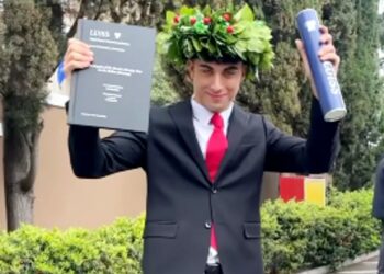 Il figlio di Carmen Di Pietro si è laureato in Economics e Politics