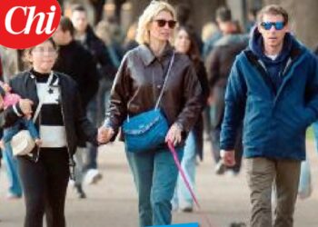 Carlotta Mantovan paparazzata con l'uomo francese di cui sarebbe innamorata anche a Roma: mano nella mano su 'Chi'
