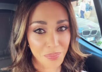 Belen Rodriguez emozionata per la presentazione della sua prima linea di make-up