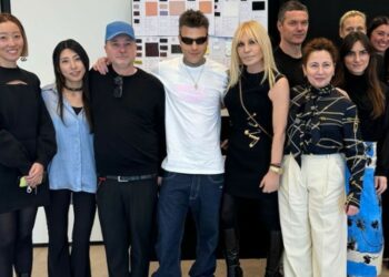 Fedez e Donatella Versace migliori amici in giro per la Design Week a Milano