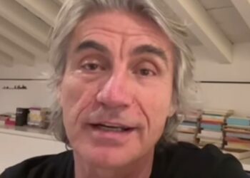 Ligabue smentisce di aver rifiutato di partecipare al Sanremo condotto nel 2010 da Antonella Clerici perché lei 'sapeva troppo di sugo'