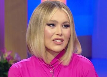 ''Ero io la figlia più problematica'': Jasmine Carrisi, figlia di Al Bano e Lecciso, si racconta in diretta dalla Balivo e riceve in diretta la sorpresa della sorella