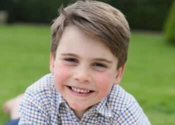 Il Principino Louis compie 6 anni: la foto scattata da mamma Kate Middleton, attualmente in chemioterapia