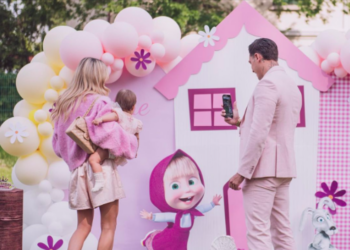 Sophie Codegoni e Alessandro Basciano festeggiano il primo anno della figlia Celine