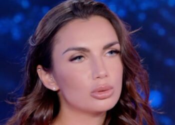 Elettra Lamborghini spiega perché, pur potendo avere figli, preferirebbe adottarne uno: le sue parole in tv