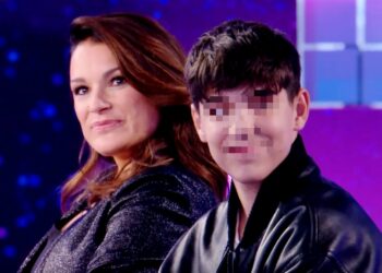 Alena Seredova per la prima volta in tv col figlio David Lee: raccontano della famiglia allargata e si commuovono entrambi