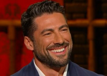 ''Lo sapevo, disgraziati'': durante l'intervista chiedono all'ex gieffino medico Giovanni Angiolini del suo amore con la Hunziker, la risposta