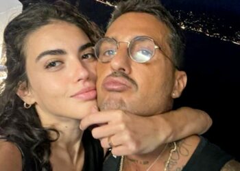 ''Prego che sia femmina, non lo voglio maschio'': Fabrizio Corona afferma di sapere quando nascerà il figlio che aspetta da Sara Barbieri