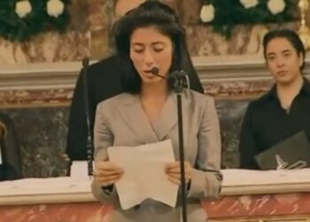 ''Non ho la forza di sorridere come volevi tu'': le struggenti parole della moglie di Franco di Mare, in lacrime al funerale del giornalista