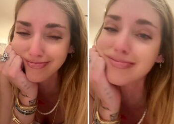 Chiara Ferragni emozionata e in lacrime mentre guarda video di coppie innamorate sui social: ha il cuore spezzato? Guarda
