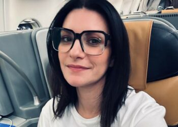 ''Avevo previsto di essere spacciata'': Laura Pausini compie 50 anni e rivela le tremende parole che le dissero all’inizio della carriera