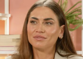 ''Un ragazzo normale non capisce il nostro mondo'': Melissa Satta spiega perché si fidanza sempre con personaggi noti