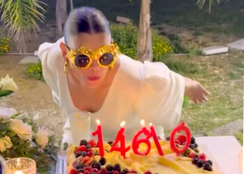 Emma Marrone, super party per i 40 anni, tra fuochi d’artificio e il numero 14610 sulla torta: foto