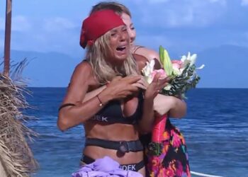 Manila Nazzaro dopo le nozze vola fino in America per portare il bouquet all'amica Matilde Brandi all'Isola dei Famosi: guarda