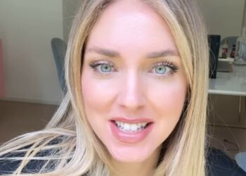 ''Sento una nuova energia dentro'': Chiara Ferragni si rivolge ai follower stranieri e parla di una 'nuova vita' dopo la rottura con Fedez