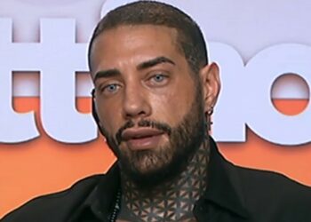 Francesco Chiofalo per la prima volta in tv dopo aver cambiato il colore degli occhi: a Mattino 4 ammette di non sapere cosa potrà succedere