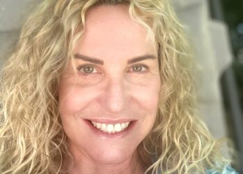 ''Va meglio, sono tornata nella mia casa nel bosco'': Antonella Clerici aggiorna i fan dopo l'intervento d'urgenza per asportare le ovaie