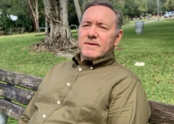 ''Non posso pagare le bollette'': pignorata la casa di Kevin Spacey, l’attore sul lastrico
