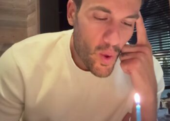 Pierpaolo Pretelli festeggia 34 anni e spegne le candeline con Giulia Salemi