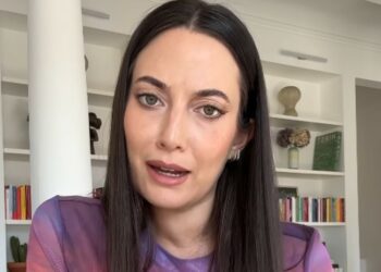 La ex di Fedez Giulia Valentina annuncia di essere incinta