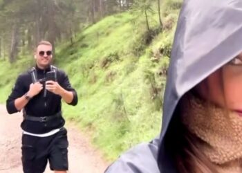 Ilary Blasi dal mare alla montagna, sempre con Bastian