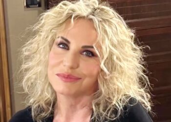 ''A 30 anni mi guardavano con la bava alla bocca, ora sono una bella signora'': Antonella Clerici rivela di sentirsi ''invecchiata''