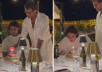 Carlos Corona compie 22 anni e torna a farsi vedere sul social con papà Fabrizio: abbracciati al ristorante insieme, guarda