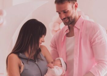 Il video del rientro a casa con sorpresa di Rosalinda Cannavò e Andrea Zenga con la piccola Camilla