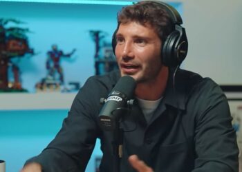 ''Non esiste che due persone che si sono amate non si vogliano più bene'': Stefano De Martino parla del rapporto con Belen oggi