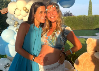 Jacqueline Luna Di Giacomo, fidanzata incinta di Ultimo, festeggia il baby shower con la sorella e le amiche a Roma: guarda